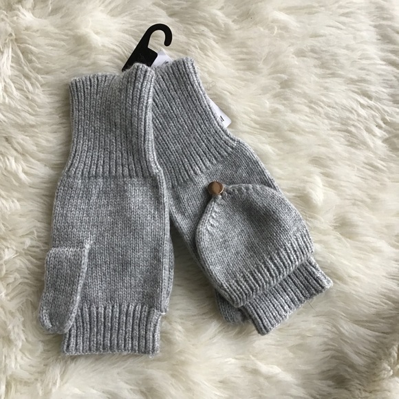 H&M Accessories - NWT H&M Gray Gloves H&M Accessories - NWT H&M Gray Gloves